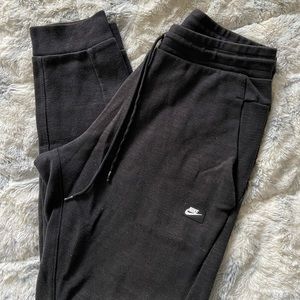 Mens M Black Nike Joggers w/ back zipper pocket